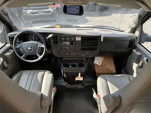 New 2023 Chevrolet Express 4500 w/ Power Convenience Package RWD image 31