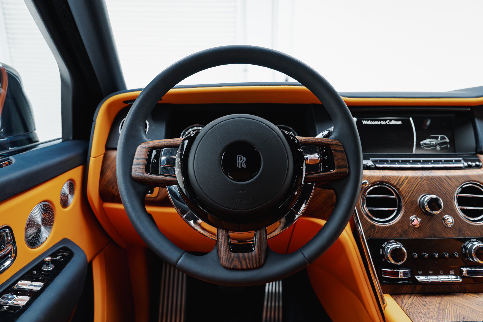 Used 2023 Rolls-Royce Cullinan AWD/4WD image 44
