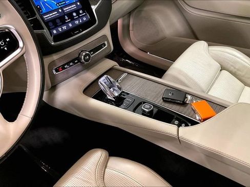 Certified 2023 Volvo XC90 B6 Ultimate AWD/4WD image 18