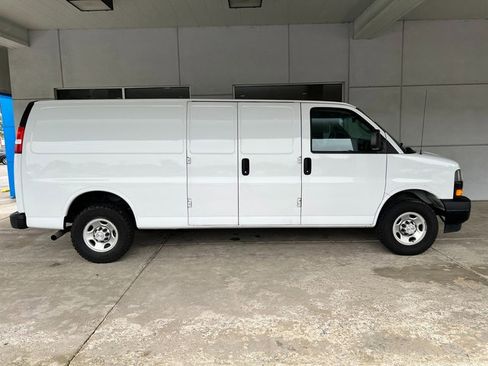 Used 2021 Chevrolet Express 2500 Extended w/ Driver Convenience Package image 6
