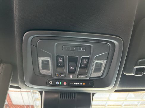 Used 2024 Chevrolet Silverado 1500 High Country w/ Technology Package AWD/4WD image 24
