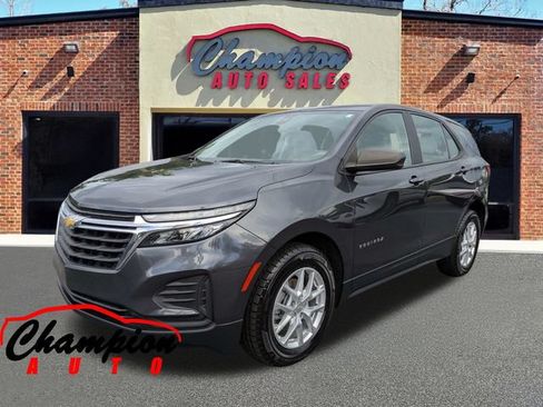 Used 2022 Chevrolet Equinox LS AWD/4WD image 9