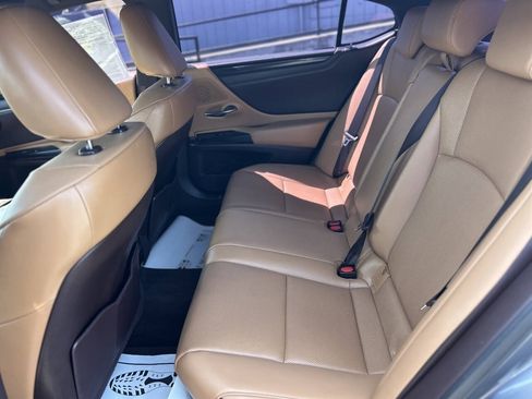 Used 2021 Lexus ES 300h w/ Premium Package FWD image 17
