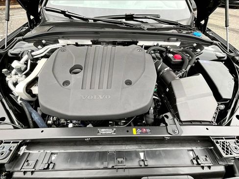 New 2026 Volvo V60 B5 Cross Country Ultra w/ Protection Package Premier image 12