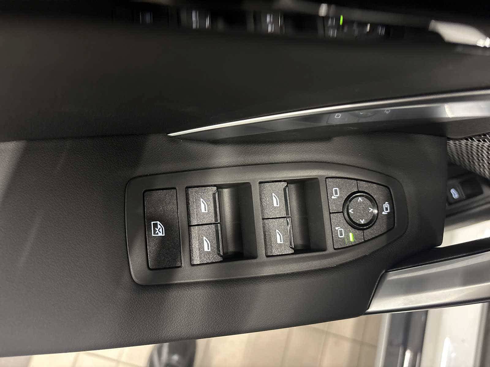 New 2026 BMW X1 xDrive28i w/ Technology Package AWD/4WD image 13
