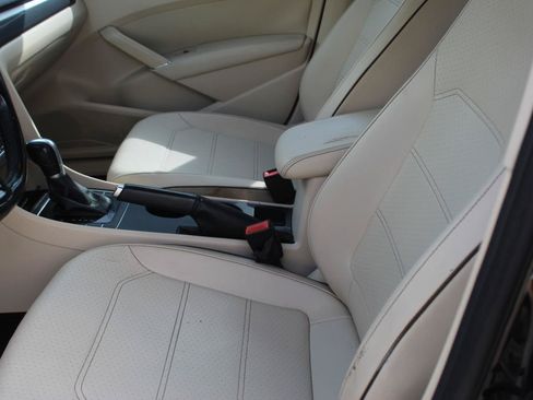 Used 2017 Volkswagen Passat 1.8T R-Line FWD image 15