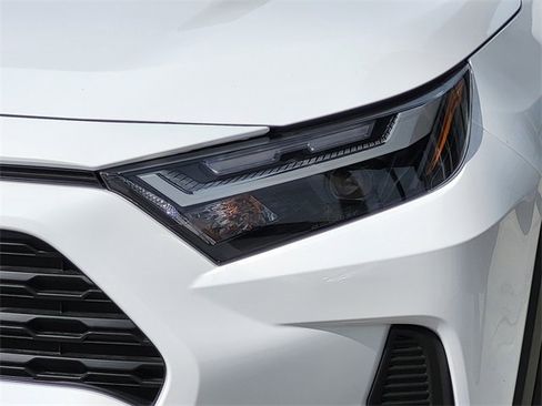 Used 2025 Toyota RAV4 XLE image 37