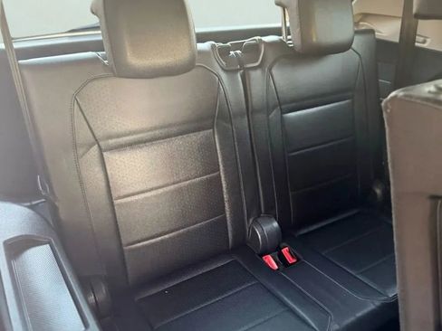 Used 2020 Volkswagen Tiguan SEL image 35