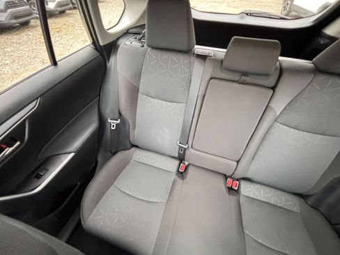 Used 2025 Toyota RAV4 XLE image 40