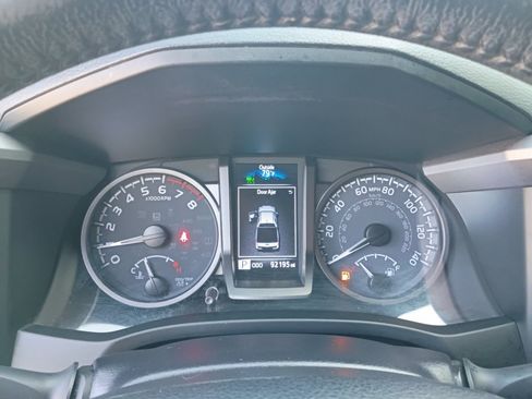 Used 2022 Toyota Tacoma TRD Off-Road w/ Technology Package AWD/4WD image 14