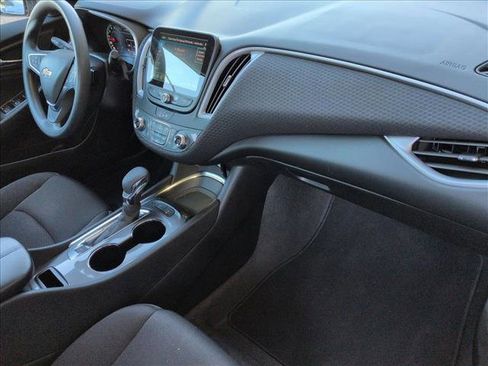 Used 2025 Chevrolet Malibu LT image 22