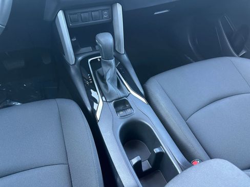 Used 2025 Toyota Corolla Cross LE image 40