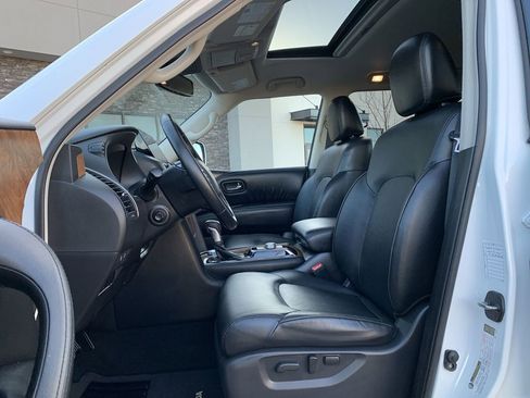 Used 2023 Nissan Armada SL w/ Captain's Chairs Package image 32