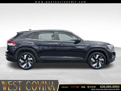 Used 2025 Volkswagen Atlas Cross Sport SE AWD/4WD image 8