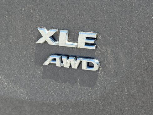 Used 2014 Toyota RAV4 XLE AWD/4WD image 9