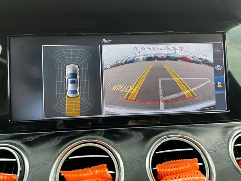 Used 2017 Mercedes-Benz E 300 4MATIC image 16