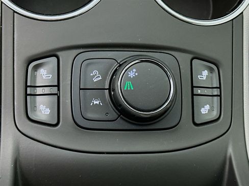 Used 2023 GMC Terrain SLT image 24