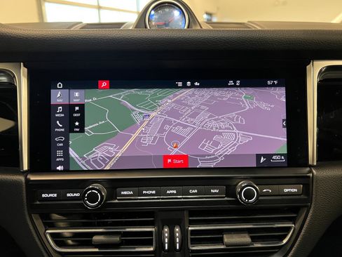 Used 2021 Porsche Macan image 17