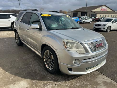 Used 2011 GMC Acadia Denali image 3
