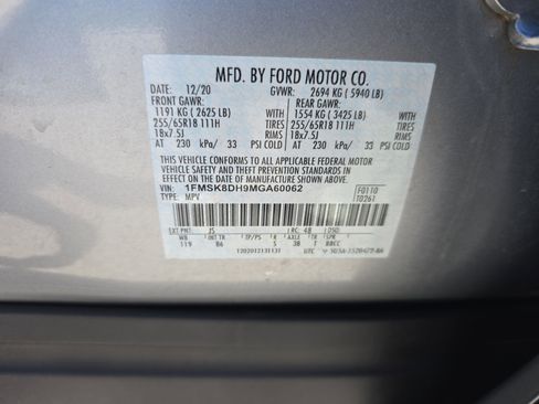 Used 2021 Ford Explorer XLT image 32