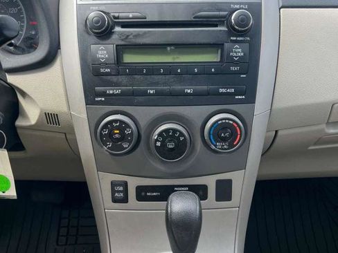 Used 2012 Toyota Corolla LE FWD image 30