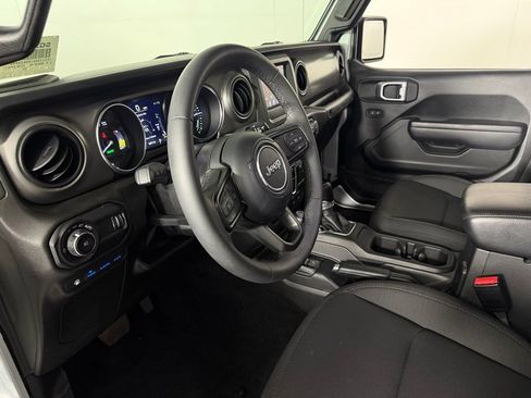 Used 2023 Jeep Wrangler Unlimited AWD/4WD image 15