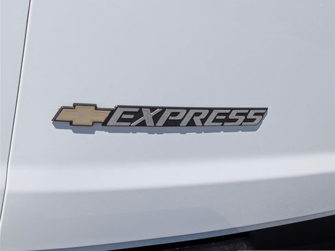 Used 2025 Chevrolet Express 3500 LS RWD image 9
