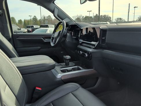 Used 2023 GMC Sierra 1500 SLT w/ SLT Premium Package AWD/4WD image 7