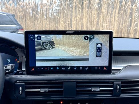 Used 2023 Lincoln Corsair AWD w/ Equipment Group 101A image 25