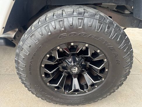 Used 2014 Jeep Wrangler Unlimited Sahara AWD/4WD image 23