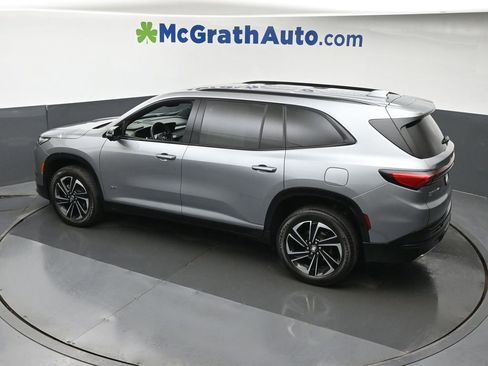 Used 2025 Buick Enclave Sport Touring w/ Power Package AWD/4WD image 20