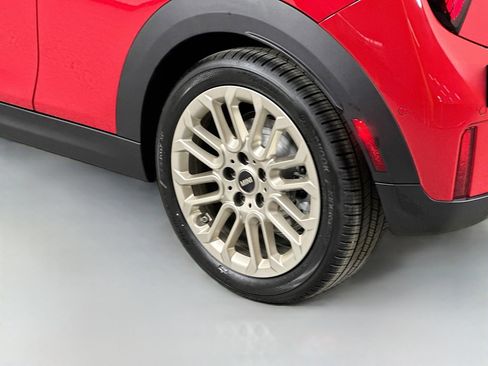 Used 2025 MINI Cooper 2-Door Hardtop image 30