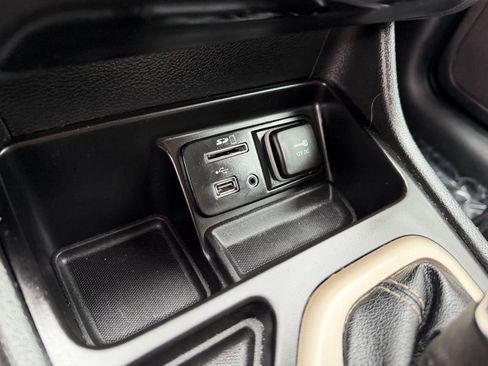 Used 2018 Jeep Cherokee Latitude image 24