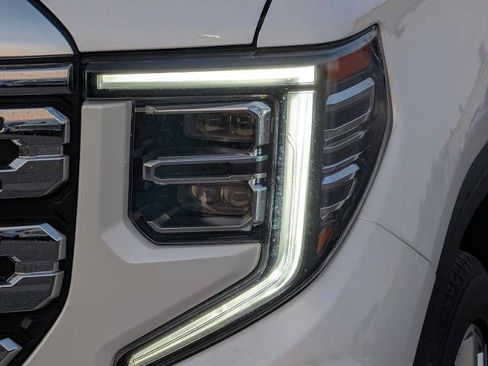 Used 2023 GMC Sierra 1500 Denali AWD/4WD image 10