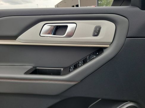 New 2026 Ford Explorer Active w/ Active Comfort Package AWD/4WD image 20