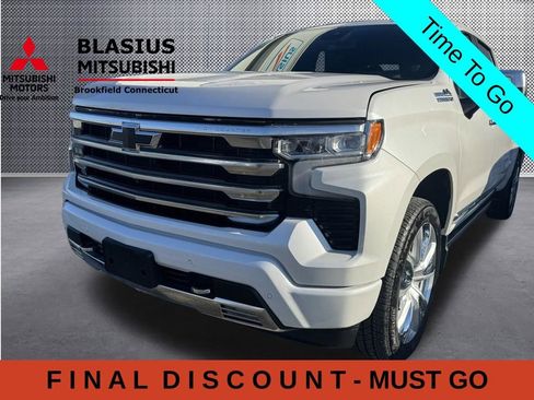 Used 2023 Chevrolet Silverado 1500 High Country w/ High Country Premium Package AWD/4WD image 9