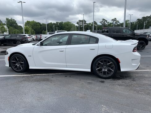 Used 2019 Dodge Charger R/T w/ Plus Group RWD image 6
