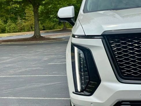 Certified 2025 Cadillac Escalade Sport Platinum AWD/4WD image 13