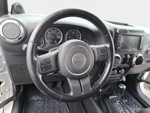 Used 2012 Jeep Wrangler Unlimited Sahara w/ Dual Top Group AWD/4WD image 15