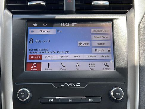 Used 2019 Ford Fusion SE FWD image 16