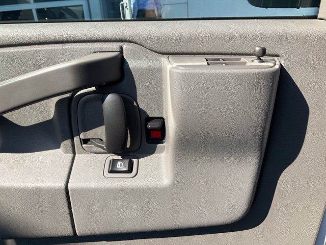 Used 2025 Chevrolet Express 2500 w/ Driver Convenience Package RWD image 7