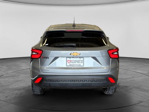 Used 2024 Chevrolet Trax LS FWD image 8