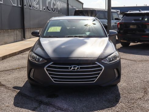 Used 2018 Hyundai Elantra Value Edition FWD image 2