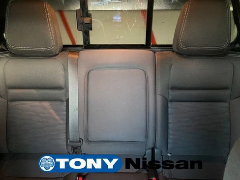 Used 2023 Nissan Frontier SV w/ Technology Package AWD/4WD image 18