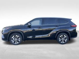 Used 2022 Toyota Highlander XLE AWD/4WD video 2
