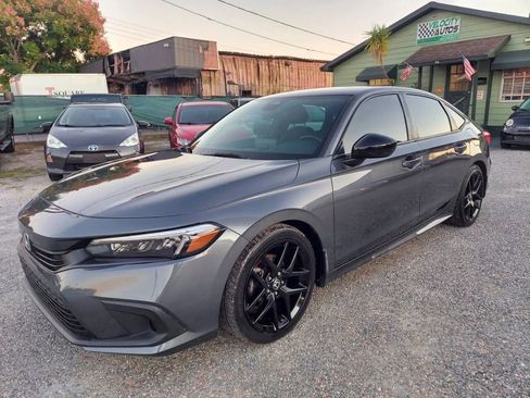 Used 2022 Honda Civic Sport image 2