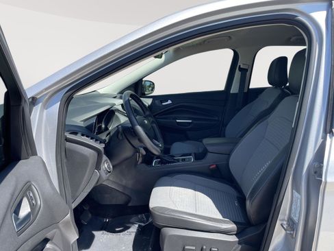Used 2018 Ford Escape SE w/ SE Sport Appearance Package FWD image 5
