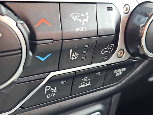 Used 2022 Jeep Wrangler Unlimited Sahara w/ LED Lighting Group image 19