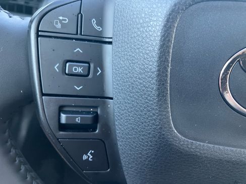 Used 2026 Toyota Prius LE FWD image 18