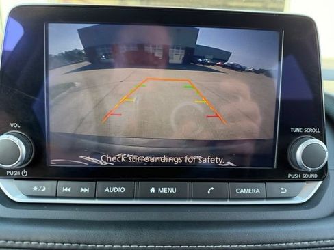 Used 2023 Nissan Rogue S AWD/4WD image 37